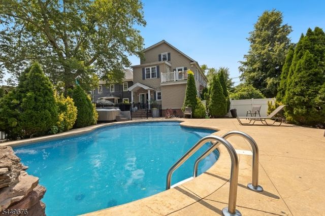 821 Wyoming Ave, Elizabeth City, NJ 07208
