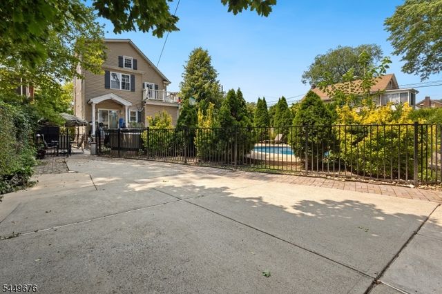 821 Wyoming Ave, Elizabeth City, NJ 07208