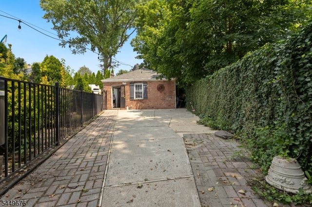 821 Wyoming Ave, Elizabeth City, NJ 07208