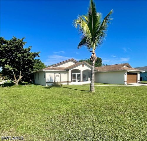 1501 Senior CT, Lehigh Acres, FL 33971