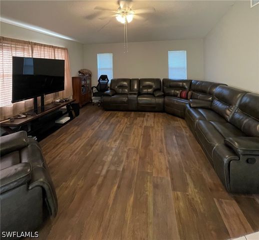 1501 Senior CT, Lehigh Acres, FL 33971