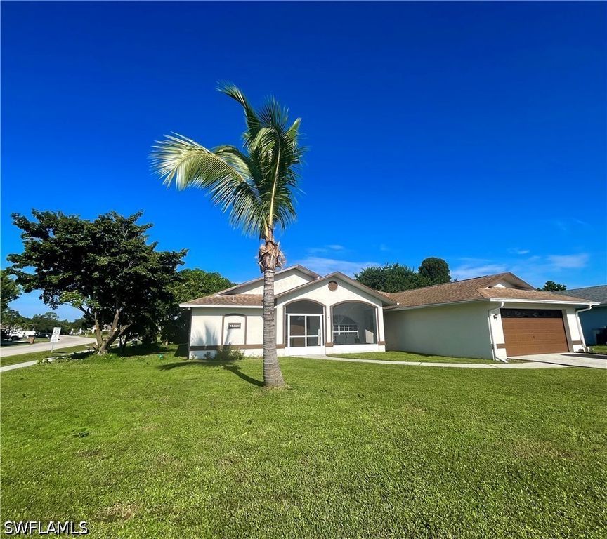 1501 Senior CT, Lehigh Acres, FL 33971