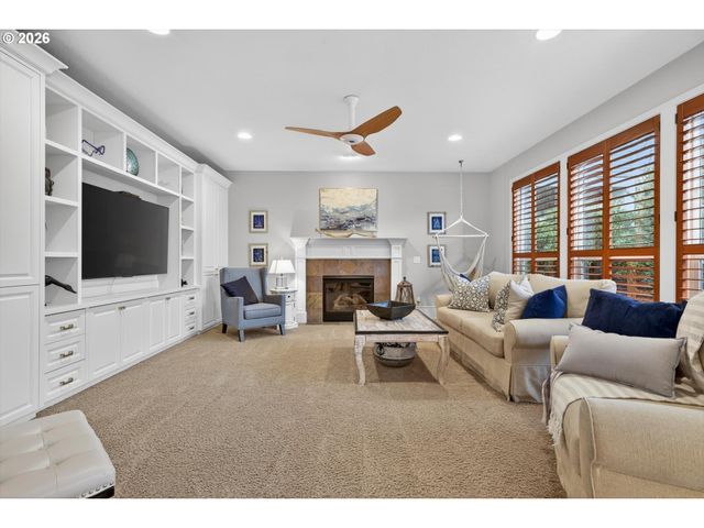 14024 Nw EAGLERIDGE Ln, Portland, OR 97229