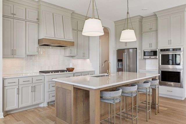 5750 Freeland Bay N, Hugo, MN 55038