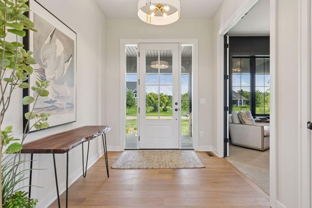 5750 Freeland Bay N, Hugo, MN 55038