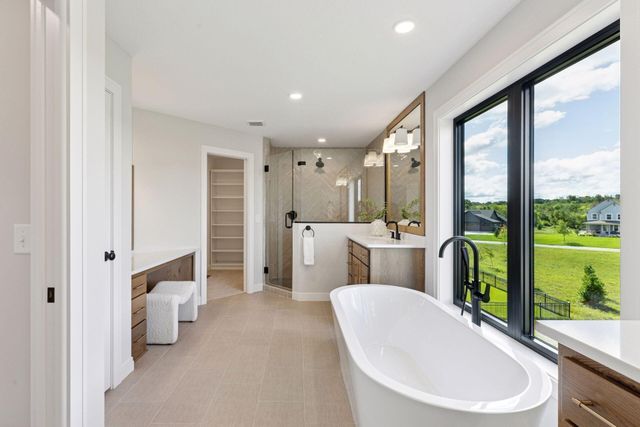 5750 Freeland Bay N, Hugo, MN 55038