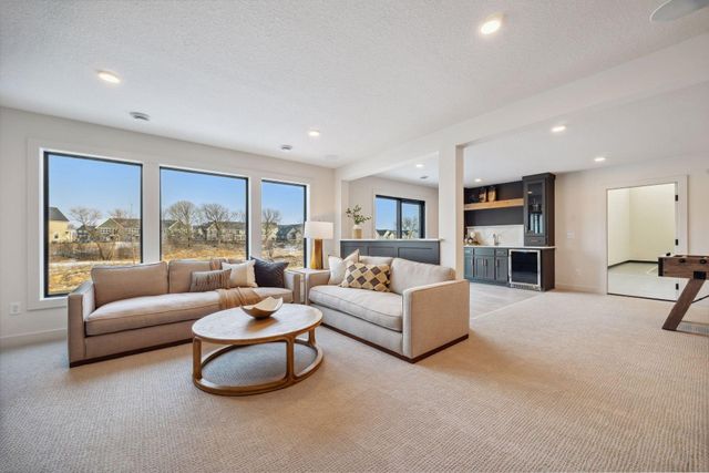 5750 Freeland Bay N, Hugo, MN 55038