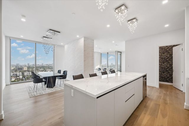 1711 Allen Parkway 2503, Houston, TX 77019