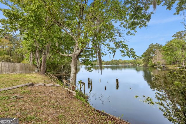 1840 Scrubby Bluff Road, Kingsland, GA 31548