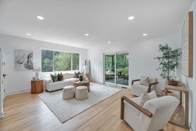 4248 NW BLAGDEN AVE NW, Washington, DC 20011