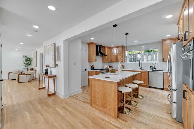 4248 NW BLAGDEN AVE NW, Washington, DC 20011