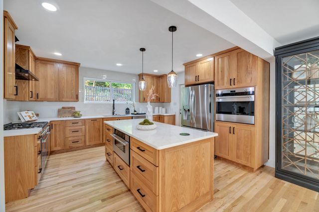 4248 NW BLAGDEN AVE NW, Washington, DC 20011