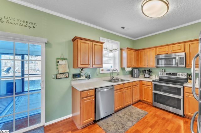 16 Semmelrock Drive, Simpsonville, SC 29680