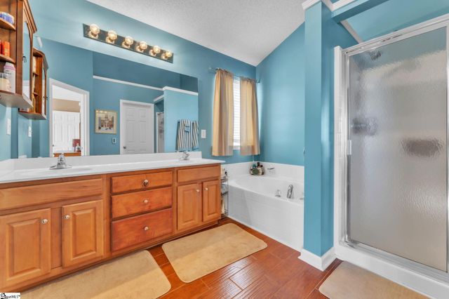 16 Semmelrock Drive, Simpsonville, SC 29680