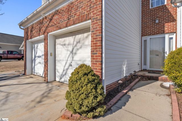 16 Semmelrock Drive, Simpsonville, SC 29680