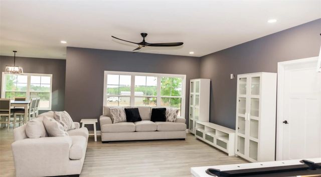 1601 23rd, Hempstead, TX 77445