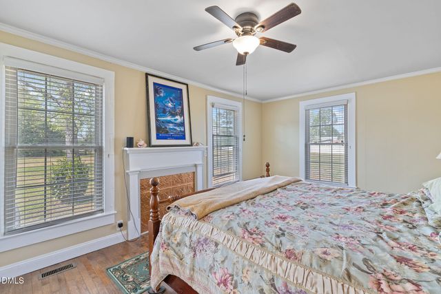 128 E Railroad Street, La Grange, NC 28551