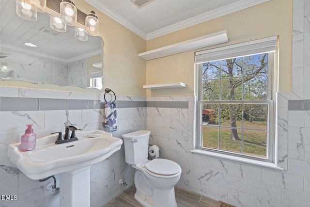 128 E Railroad Street, La Grange, NC 28551