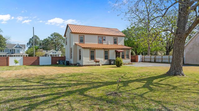 128 E Railroad Street, La Grange, NC 28551