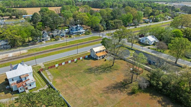 128 E Railroad Street, La Grange, NC 28551