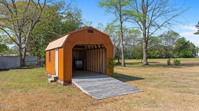 128 E Railroad Street, La Grange, NC 28551