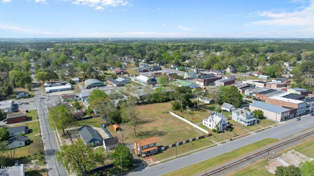 128 E Railroad Street, La Grange, NC 28551