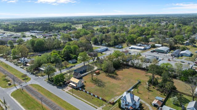 128 E Railroad Street, La Grange, NC 28551