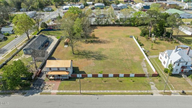 128 E Railroad Street, La Grange, NC 28551