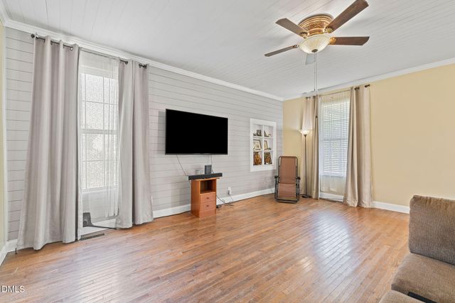 128 E Railroad Street, La Grange, NC 28551