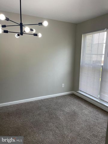 39 LISA DR, Newark, DE 19702