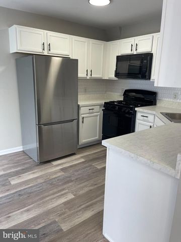 39 LISA DR, Newark, DE 19702