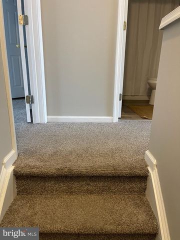 39 LISA DR, Newark, DE 19702