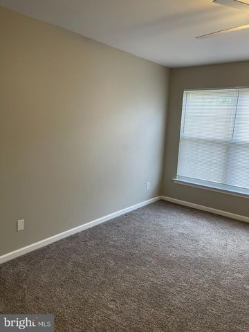 39 LISA DR, Newark, DE 19702