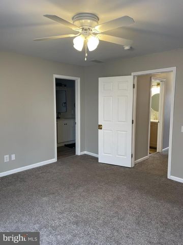 39 LISA DR, Newark, DE 19702
