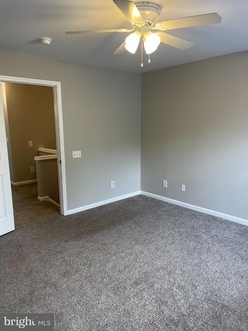 39 LISA DR, Newark, DE 19702