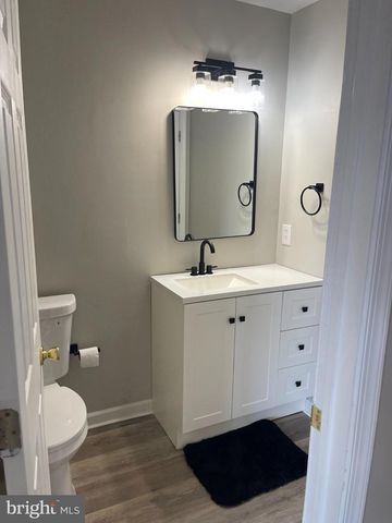39 LISA DR, Newark, DE 19702