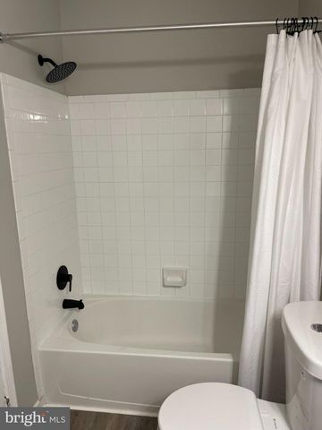 39 LISA DR, Newark, DE 19702