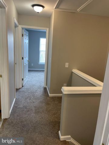 39 LISA DR, Newark, DE 19702