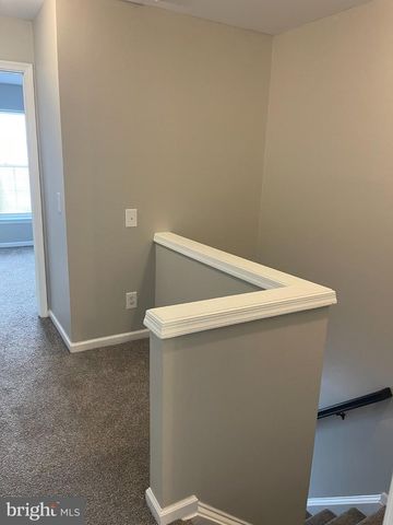 39 LISA DR, Newark, DE 19702