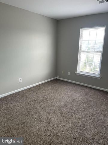 39 LISA DR, Newark, DE 19702