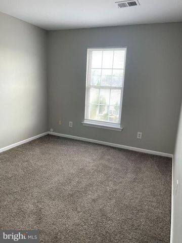 39 LISA DR, Newark, DE 19702
