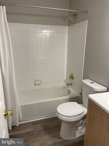 39 LISA DR, Newark, DE 19702