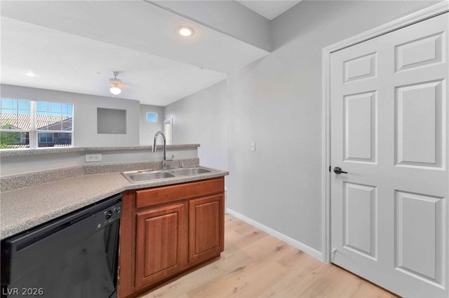 5855 VALLEY Drive 2063, North Las Vegas, NV 89031