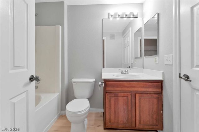 5855 VALLEY Drive 2063, North Las Vegas, NV 89031