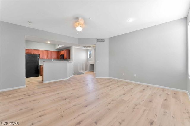 5855 VALLEY Drive 2063, North Las Vegas, NV 89031