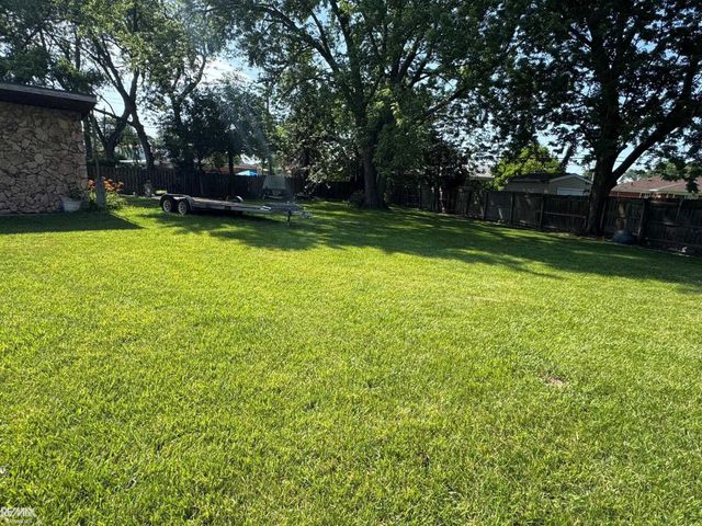 29210 Geraldine Court, Warren, MI 48093