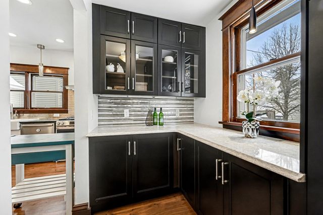 1239 Charles Avenue, Saint Paul, MN 55104