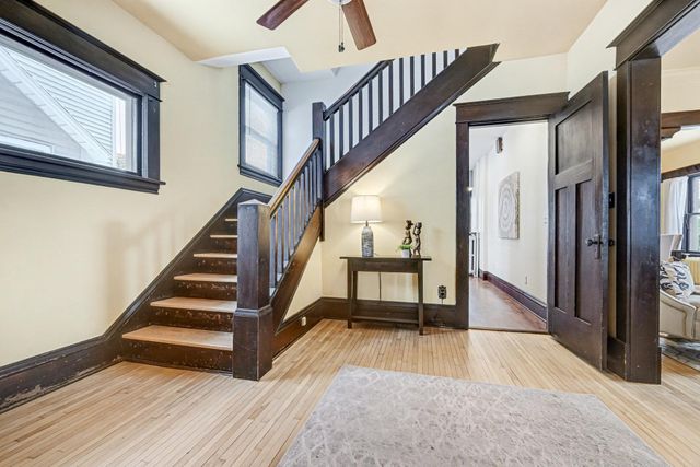 1239 Charles Avenue, Saint Paul, MN 55104