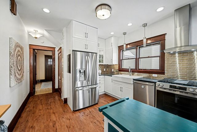 1239 Charles Avenue, Saint Paul, MN 55104