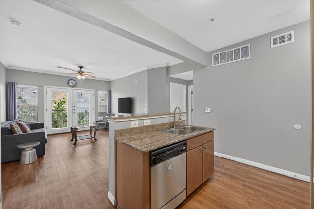2502 Leon ST 304, Austin, TX 78705